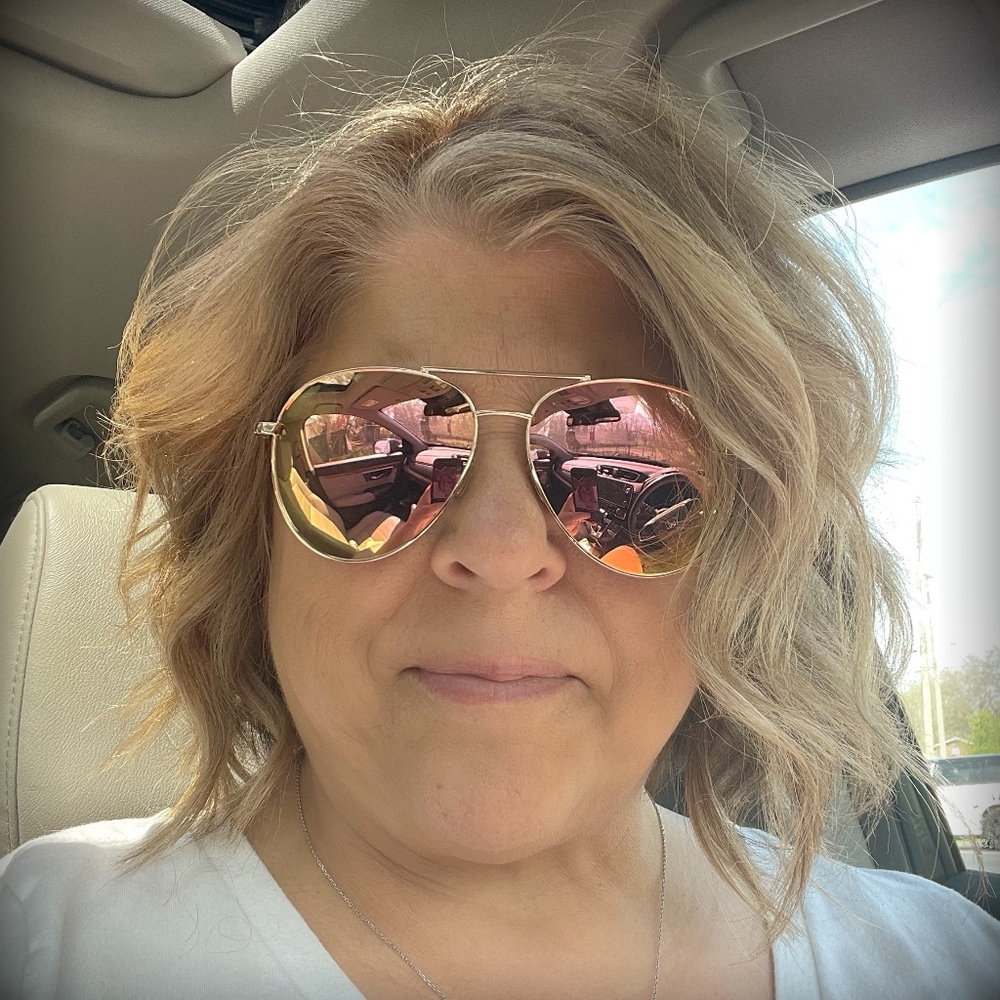 Meet your Posher, Holly